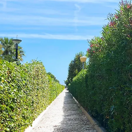 Appartamento Rubino By Ermosa - A 300 M Dal Mare *